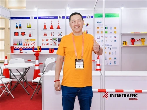 Taizhou Saimeite Traffic Facilities Co., Ltd. viser frem trafikksikkerhetsløs...